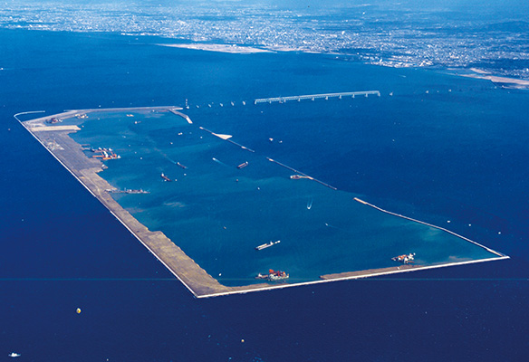 関西国際空港空港島護岸築造（その5）、空港島造成（その4）、B2護岸締切、雨水排水施設築造（その4）